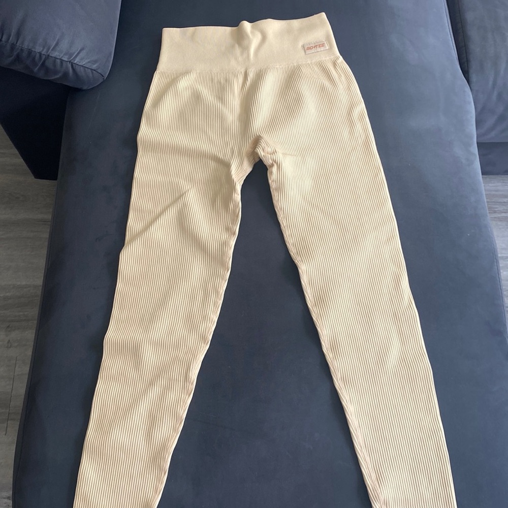 Bo +Tee Ribbed Leggings in Cream